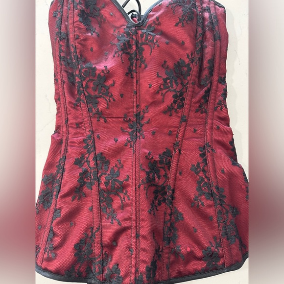 Vintage Strapless Scarlet Corset Set - Picture 2 of 9